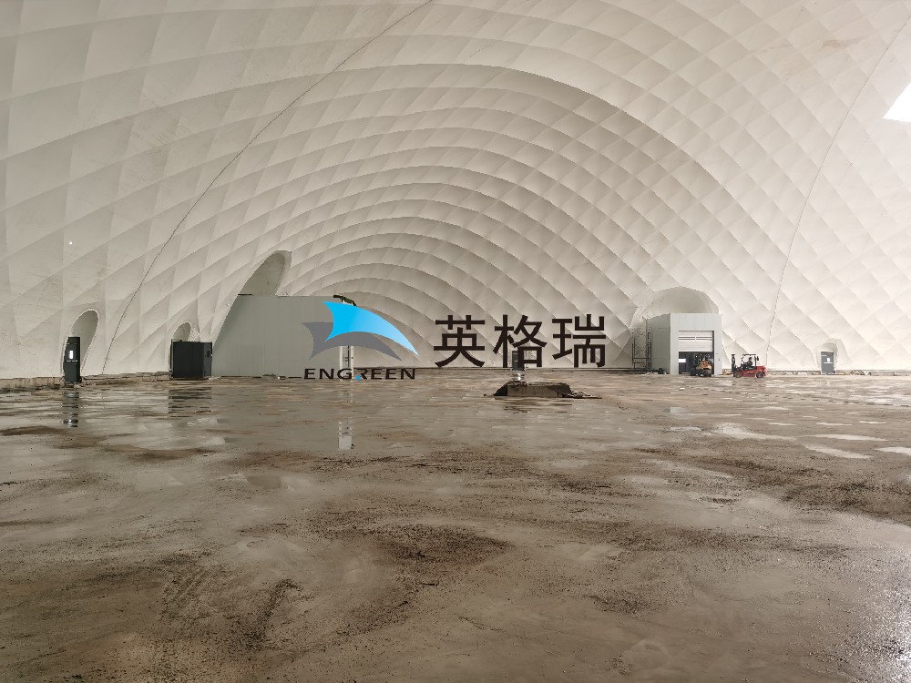 氣膜倉庫內部空間無礙，大型機械可自由運行，空間利用率高